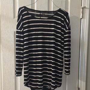 Old Navy Black and White Striped Long Sleeve Top